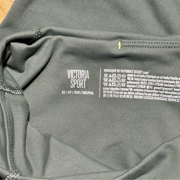 Victoria’s Secret VSX Sport Green Capri Leggings w/ Pockets Size XS - Picture 4 of 4